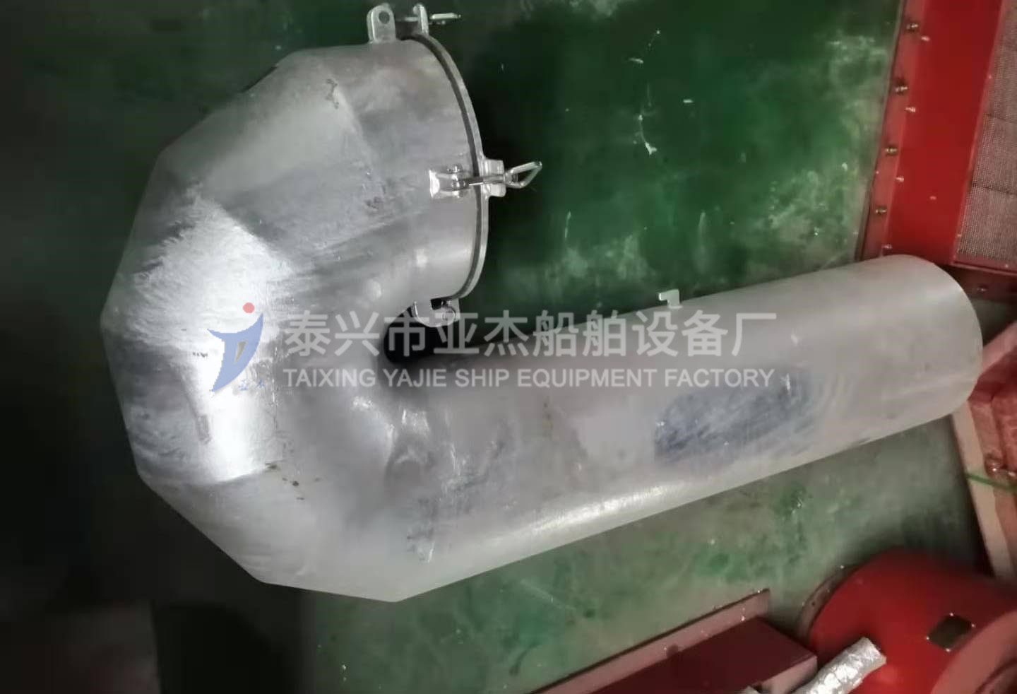 风雨密盖百叶窗厂家：鹅颈式通风筒安装的技术性关键点